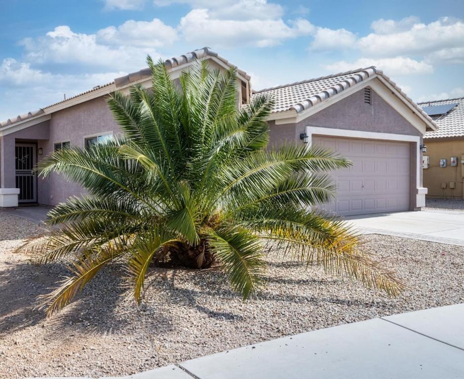 Boho Chic Arizona Villa W Pool & Mini Golf Casa Grande Bagian luar foto